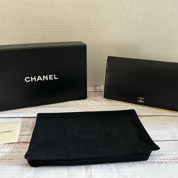 Chanel Black Leather Gold Trim Wallet with Chanel Box Can carry as clutch or WOC - Picture 4 of 14
